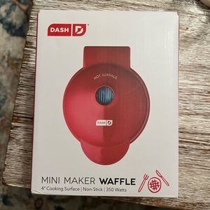 BRAND NEW UNUSED Dash Mini Waffle Maker